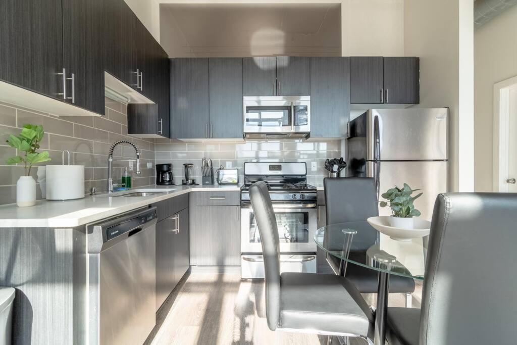 Mccormick Place Beautiful 2Br Apartment With Optional Parking Sleeps Up To 8 Near Soldier Field, Grant Park And Lakefront Trail 시카고 외부 사진