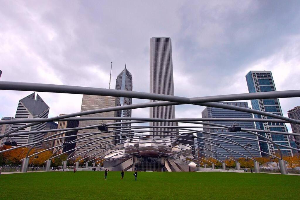 Mccormick Place Beautiful 2Br Apartment With Optional Parking Sleeps Up To 8 Near Soldier Field, Grant Park And Lakefront Trail 시카고 외부 사진